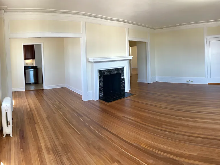 Crestview Apartments — Photo 21