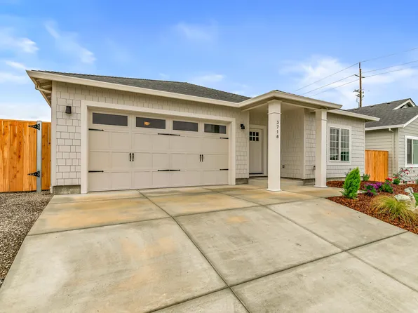 3718 Carlin Dr, Medford, OR 97504