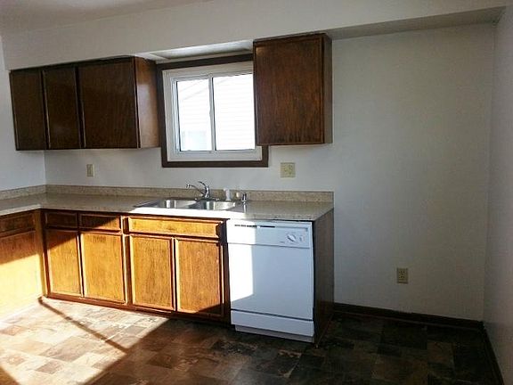 3rd image of 1125 W Birch Ave