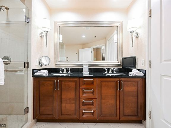 5th image of 135 Harmon Ave #1509