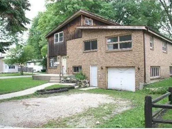 724 W Terrace St, Villa Park, IL 60181