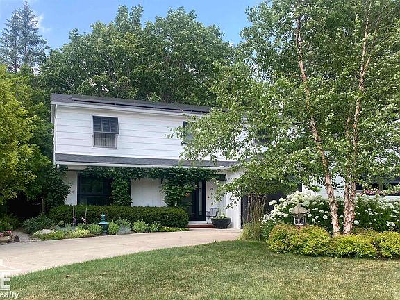 2nd image of 1508 Alta Vista Dr