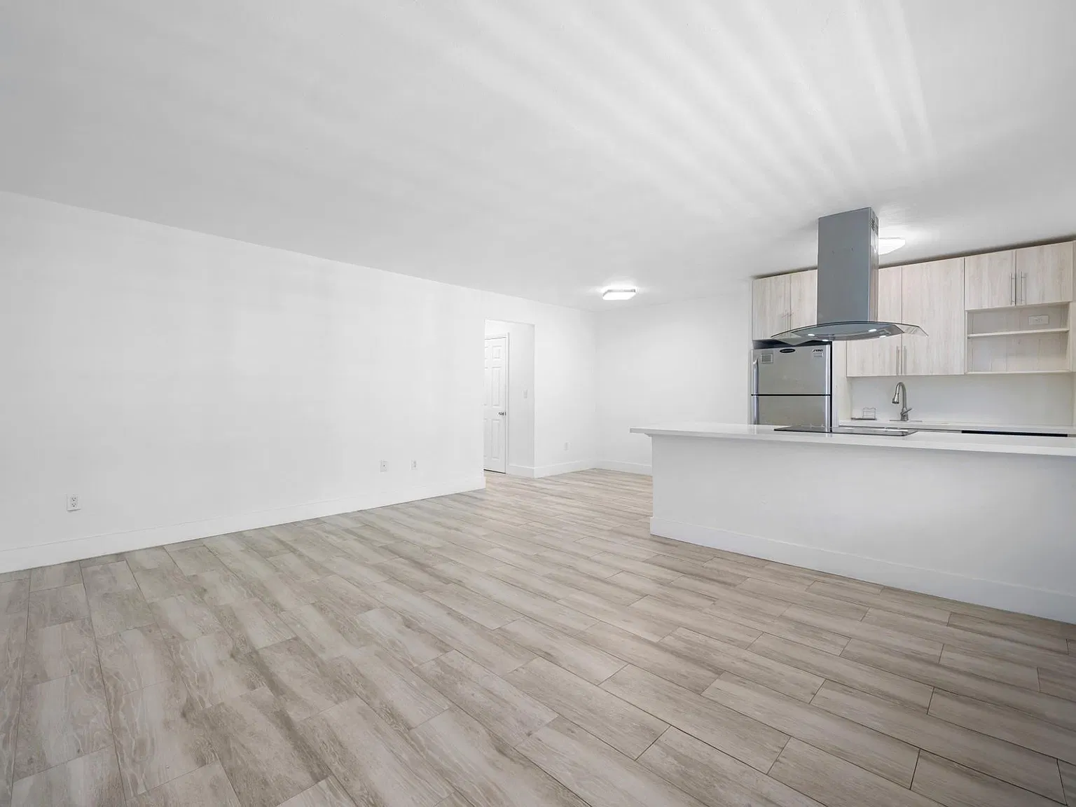 1 bed, 1.0 bath, 657 sqft, $2,200 — Photo 2