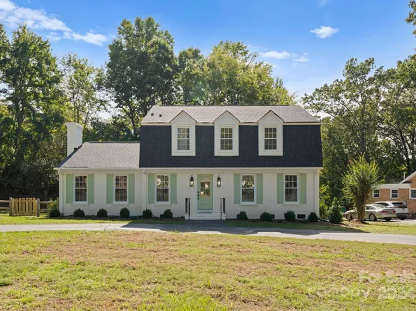 2400 Seth Thomas Rd, Charlotte, NC 28210