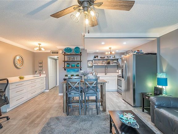 2nd image of 1032 Berkshire B #1032