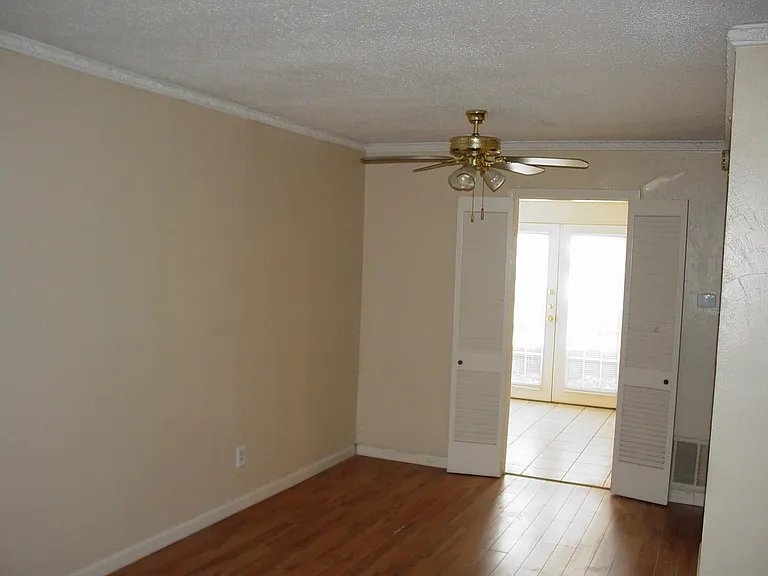 9828 Valley Meadow Ct — Photo 14