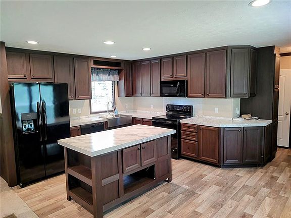 5th image of 144 Lou Ivy Rd