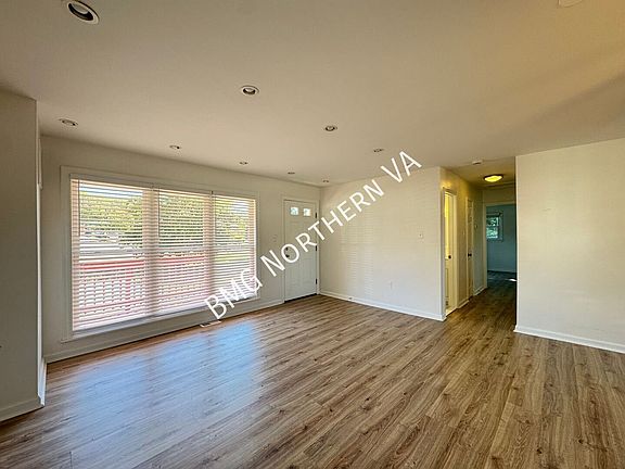4th image of 5024 Backlick Rd