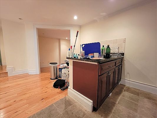 4th image of 881 10th Ave APT 4C