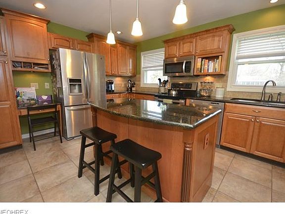 4th image of 644 Fairwood Dr