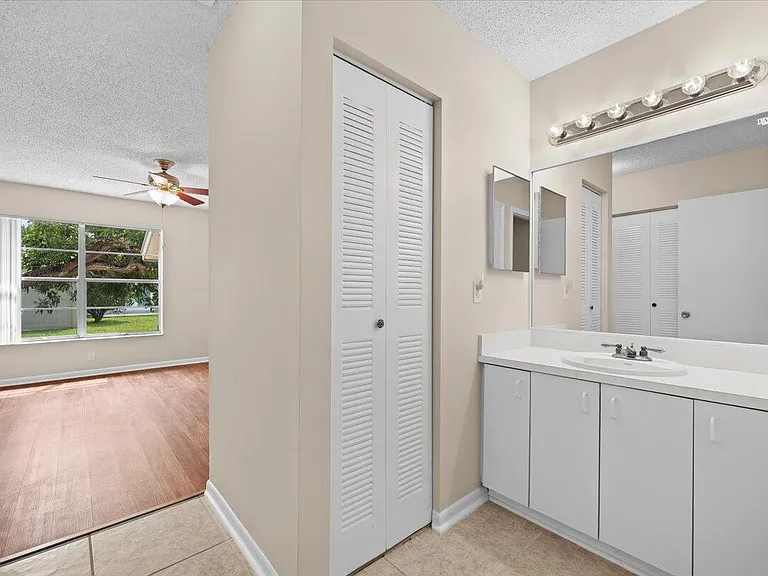 144 Deerfield Ct — Photo 15