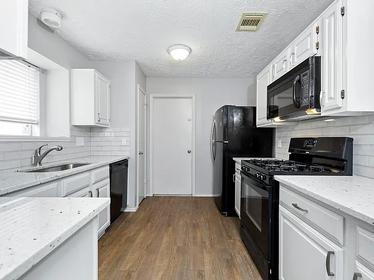 1534 Vickery Dr — Photo 9