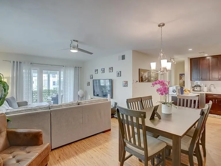 2990 NE 16th Ave #301 — Photo 6
