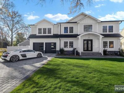 58 Benton Rd, Paramus, NJ, 07652