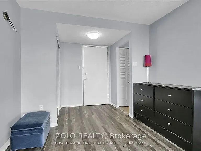 2759 Carousel Cres #1206 — Photo 12