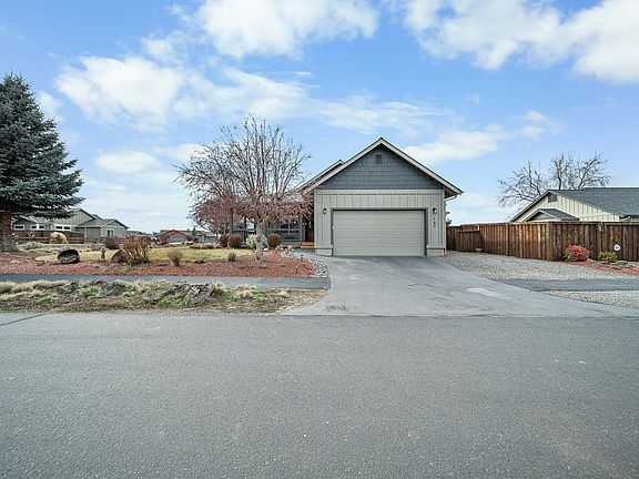 4th image of 147 NW Saddlehorn Ct