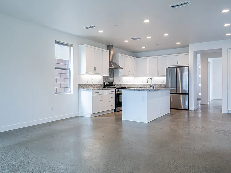 35830 McCarthy St — Photo 9