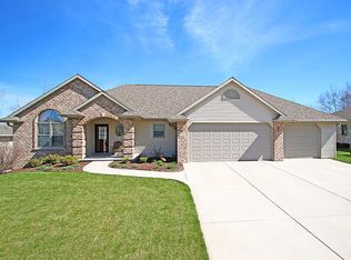 2527 Sage Dr, Green Bay, WI 54302
