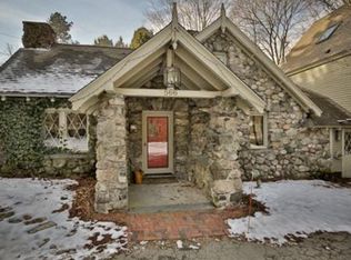 566 S Border Rd, Winchester, MA 01890