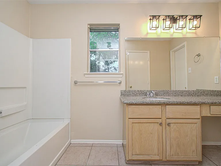 16835 Carbridge Dr — Photo 30