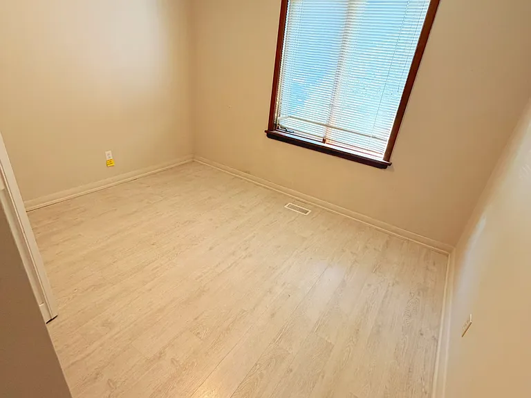 481 Hounslow Ave — Photo 11