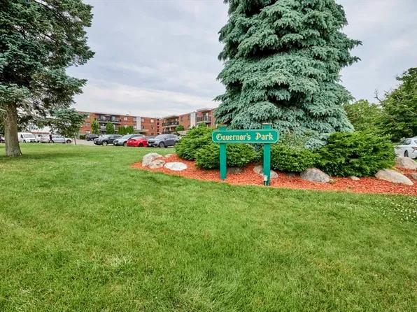 500 Governors Dr APT 8, Winthrop, MA 02152