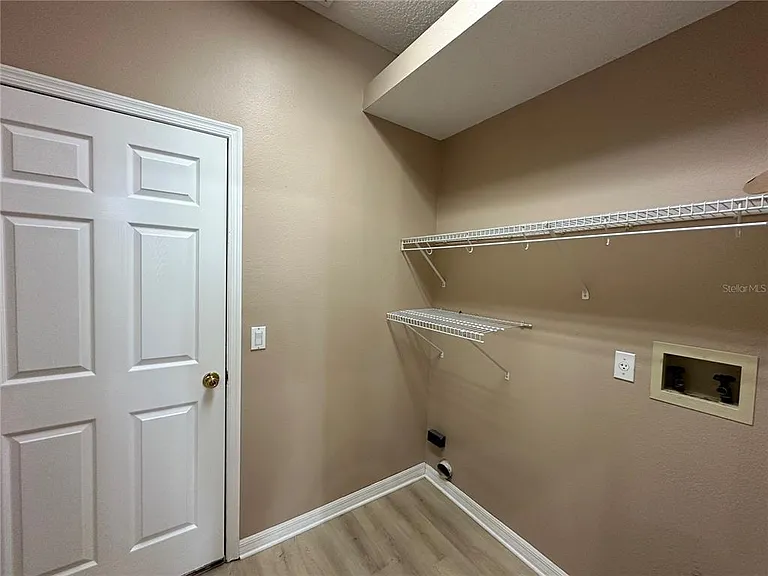 13813 Bluewater Cir — Photo 22