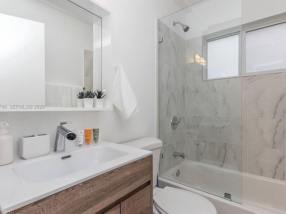 4th image of 6509 NE 5th Ave