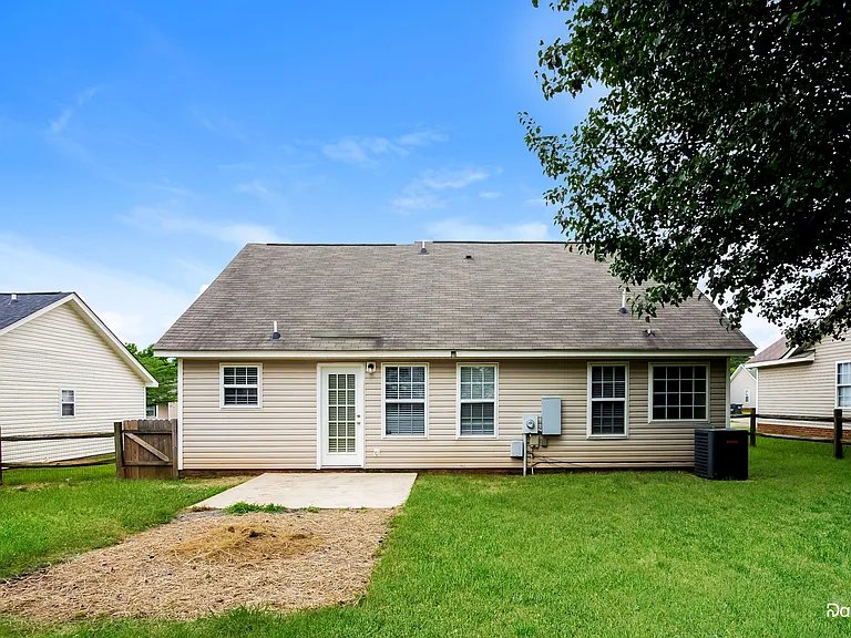 1531 Hudson Graham Ln — Photo 14