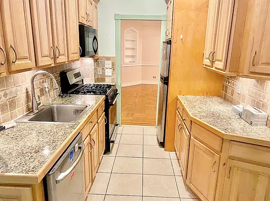 Rented by RealTegrity NY LLC | media 42