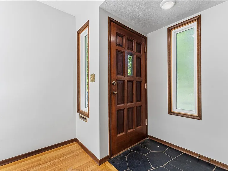 2919 SE 76th Ave — Photo 2