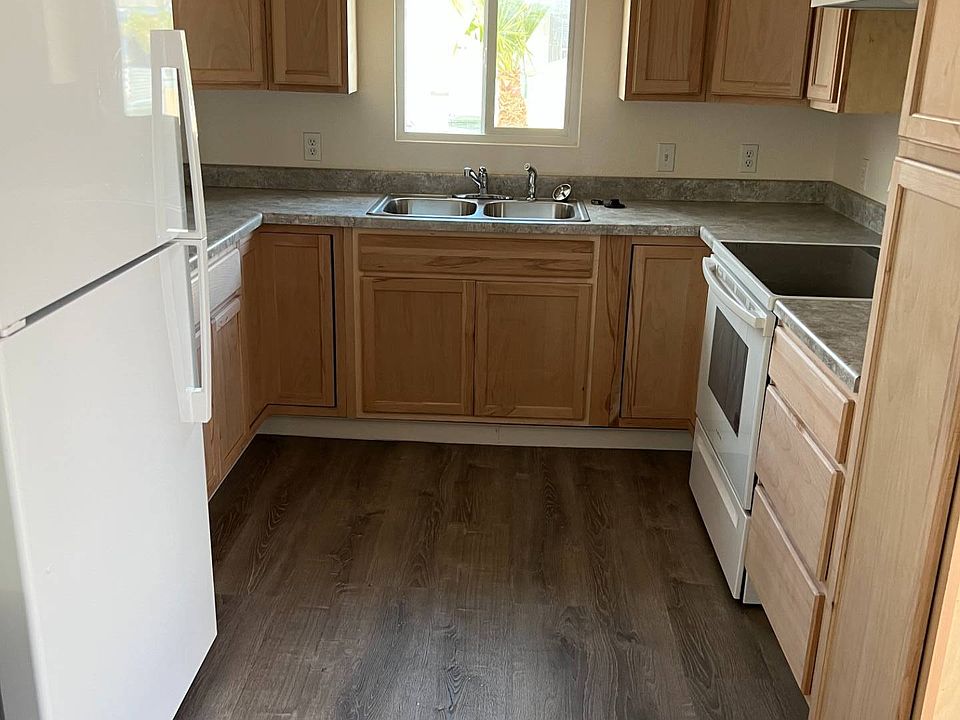 1st image of 1916 Oliver Dr