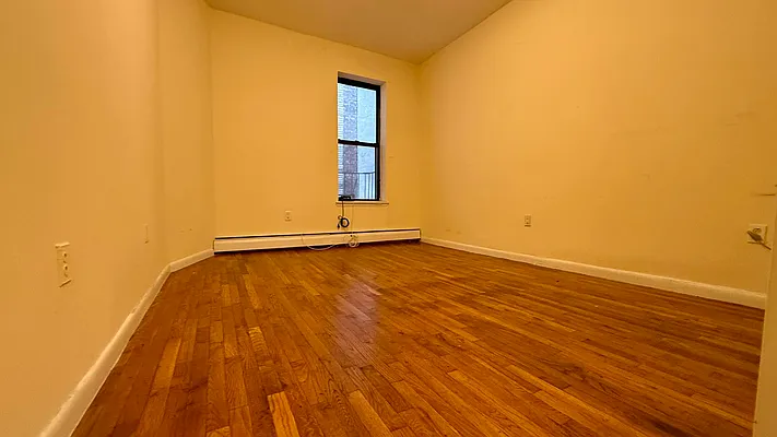 Rented by HOLTON REAL ESTATE INC. | media 5