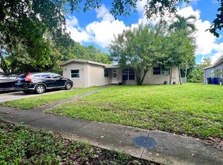 3999 NW 36th St, Lauderdale Lakes, FL 33309
