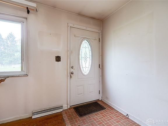 5th image of 674 Miami St