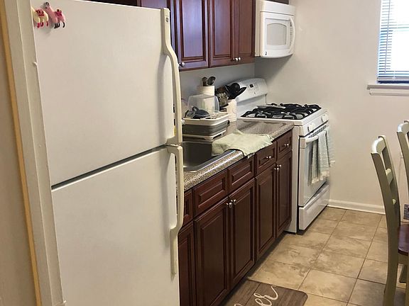 4th image of 3608 Bell Blvd #7C