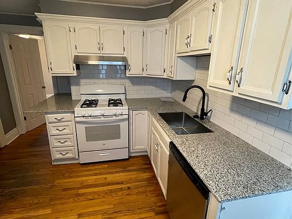 5th image of 2506 E Genesee St #1