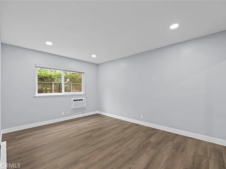 2027 Vista Del Mar St #3 — Photo 10