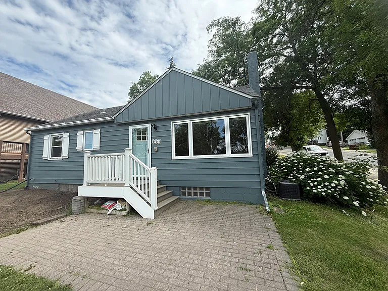 1 E Lake St — Photo 13