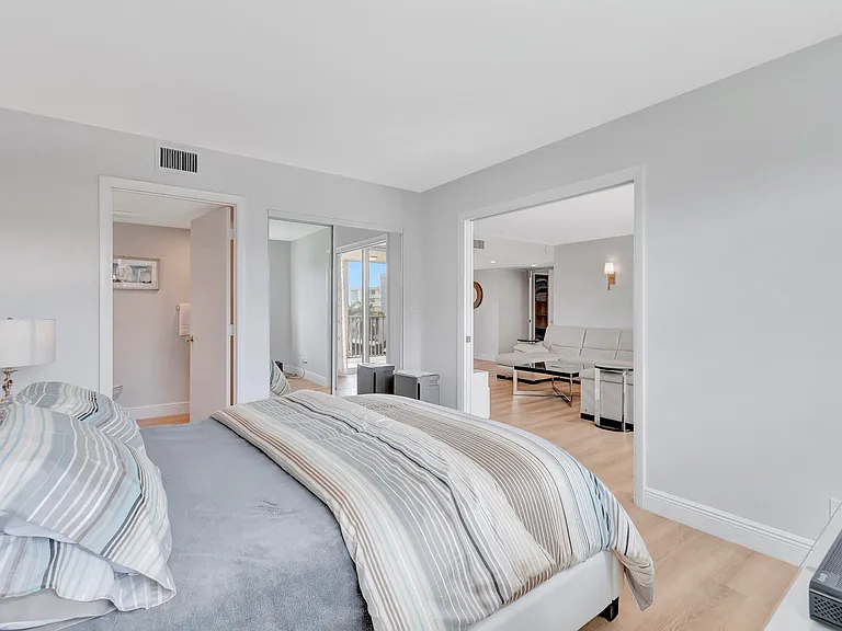 1 Harbourside Dr #4502 — Photo 31
