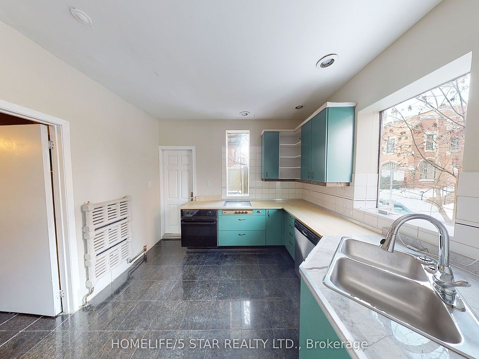 1st image of 642 Dovercourt Rd #1