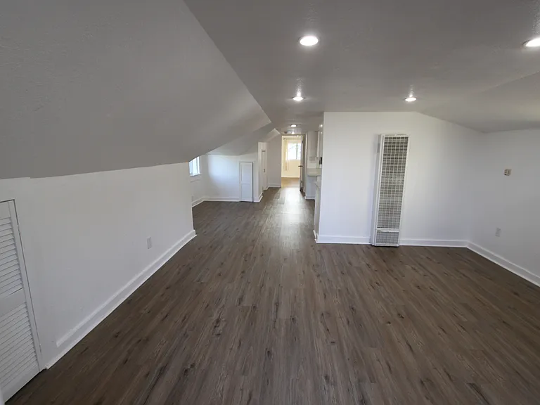 335 1/2 N Avenue 53 — Photo 13