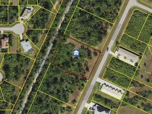 17 Donlon Dr #8, Rotonda West, FL 33947