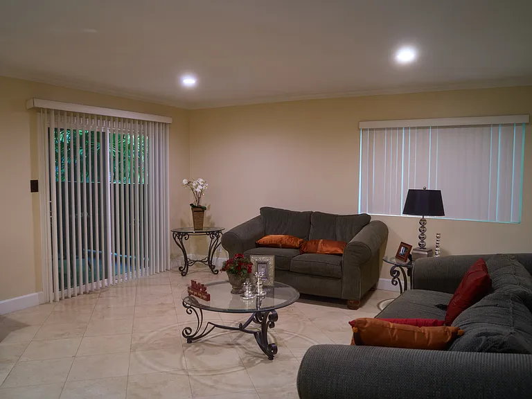 Amberwood Garden Apartments — Photo 7