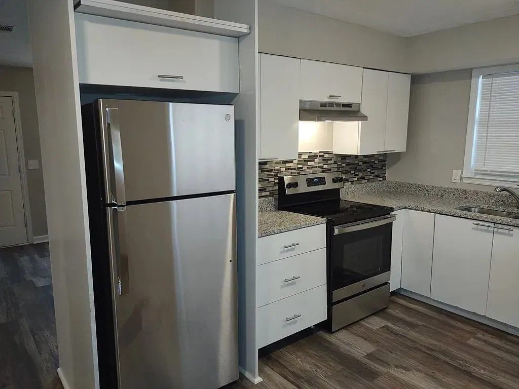 3 bed, 2.0 bath, 984 sqft, $1,335 — Photo 4