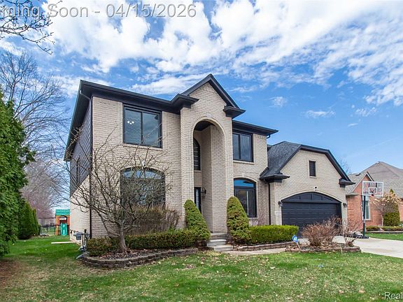 3rd image of 45229 Thorn Tree Ln