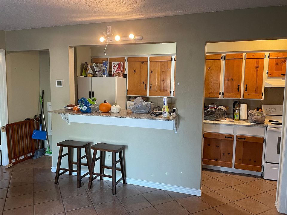 1st image of 1108 Autumn Cir APT A
