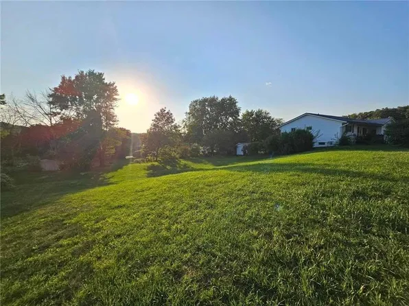 1324 Sunset Dr, Saint Charles, MN 55972