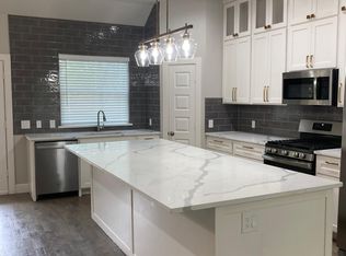 2814 W 18th St, Irving, TX 75060