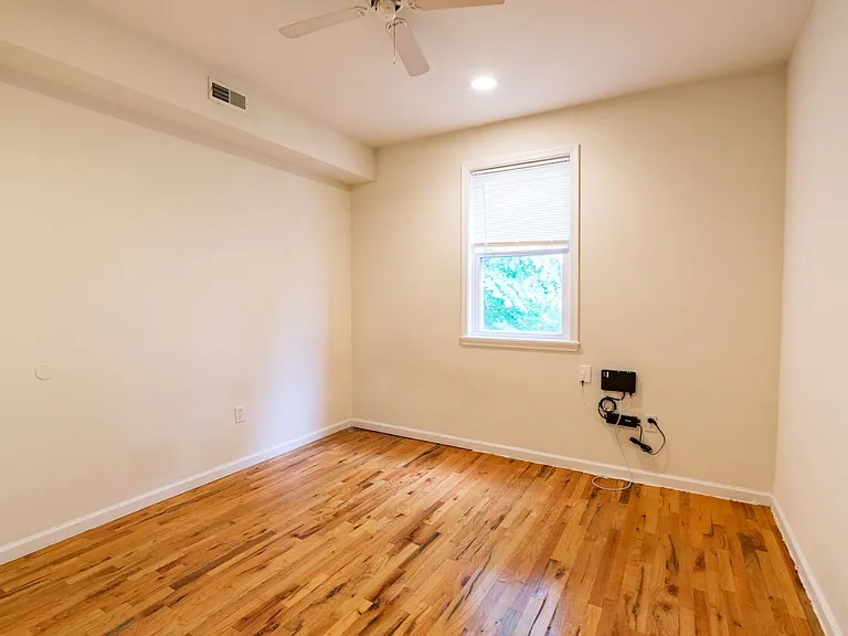 330 N Preston Street — Photo 11